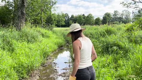 Return of the Wild Woman : THE NAKED GARDENER : Free。